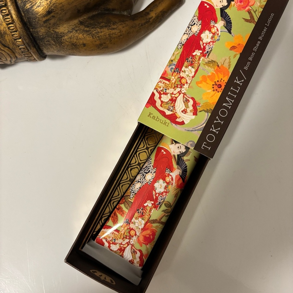 Tokyo Milk by Margot Elena Kabuki Bon Bon Shea Butter Lotion No. 9 - Picture 5 of 11
